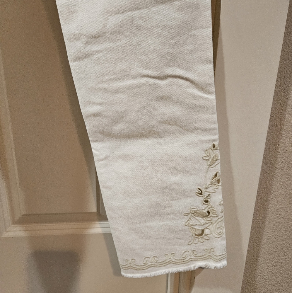Free People Cutwork Cigarette Leg Jeans High Rise Floral Embroidery Ivory 27 NWT - Picture 12 of 16